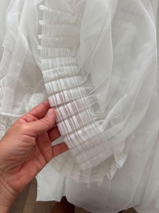 Бяло тюлено перде