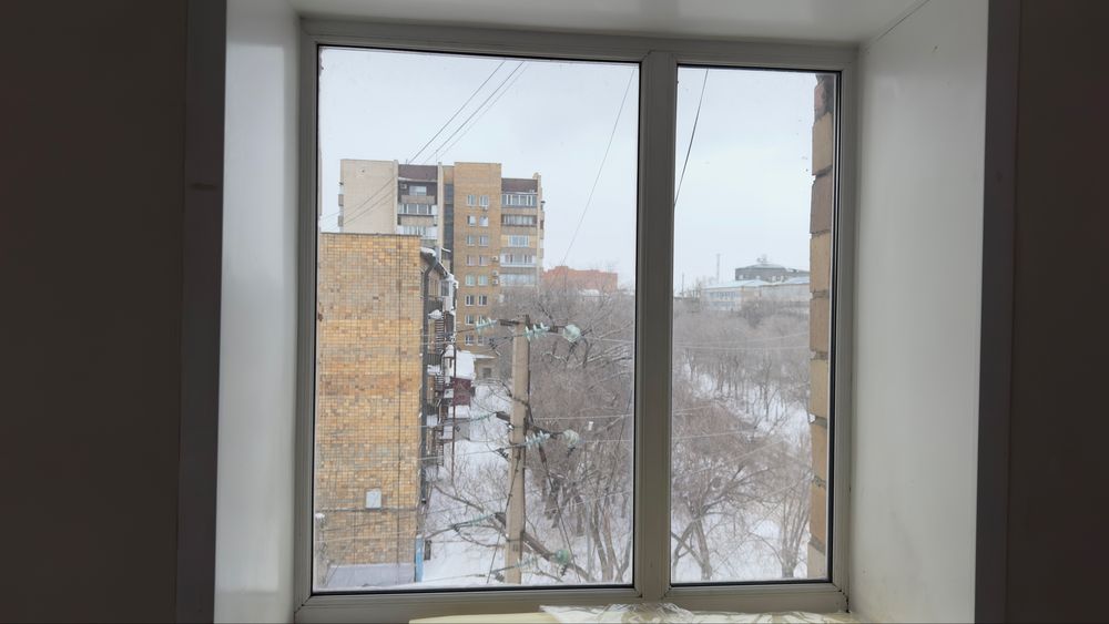 продаются пластиковые б/у окна.