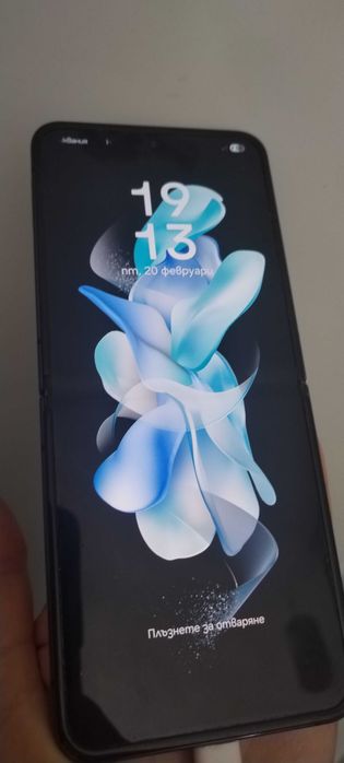 Телефон samsung Galaxy z flip 4