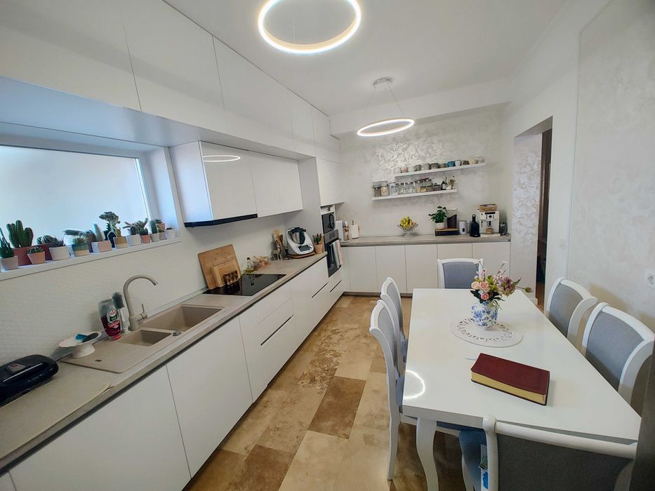 Vand casa Duplex Timisoara zona Braytim, 4 camere + living, 3 bai