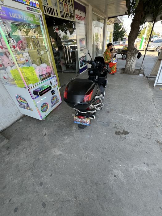 Tiger scooter srochna sotiladi