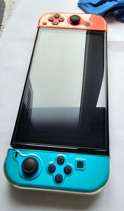 Vând Nintendo Switch OLED in stare bună