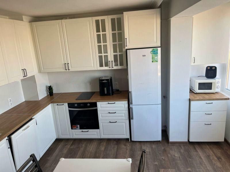 Дава се под наем Тристаен апартамент в София, Борово - 80 кв.м за 746.64 € - Снимка #3