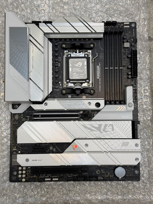 Мат плата Rog Strix X670E-A Gaming Wi-fi