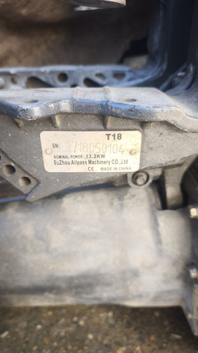 Продам лодочный двигатель