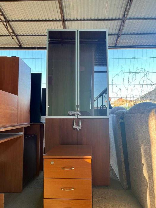 Продам б/у - Шкафы, столы, диван, стулья - разные.