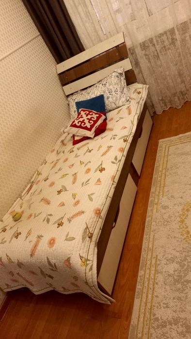 Кровать спальная