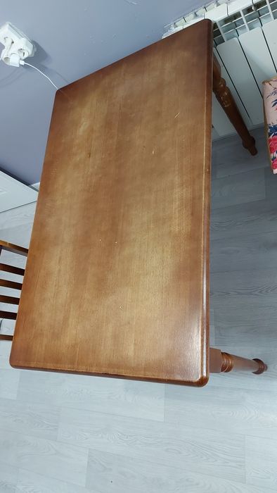 Стол со стульями