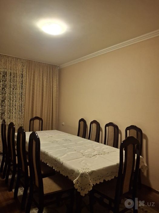 Продаётся стол и стулья