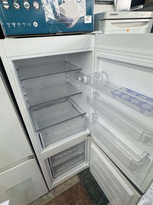 Хладилник с фризер indesit