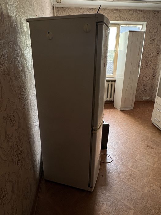 Холодильник в хорошем состояний