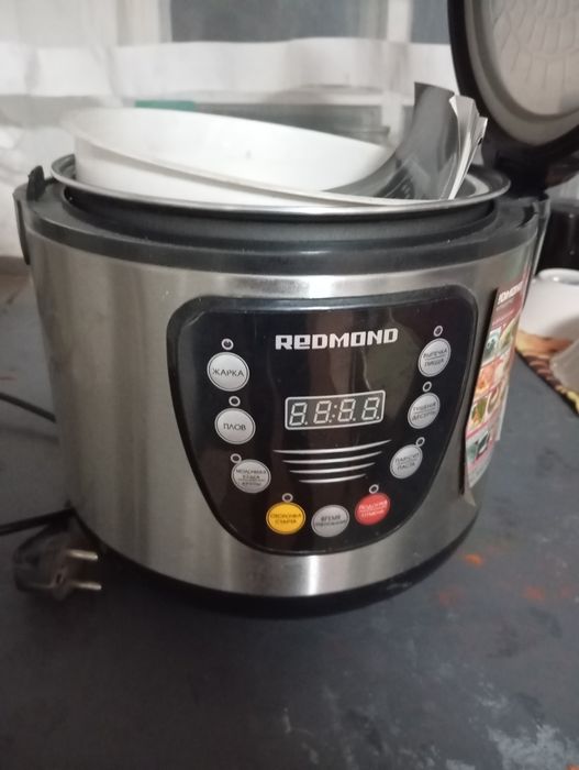 Продам мультиварку Redmond RMC-M4515