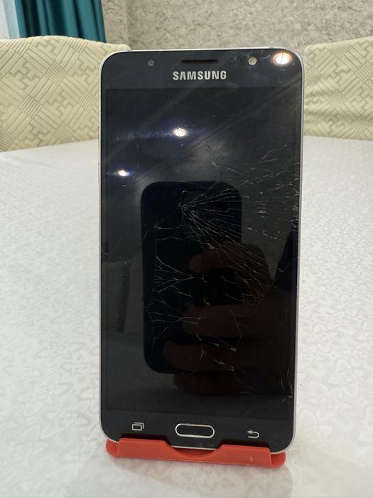Samsung J7 16GB продам телефон