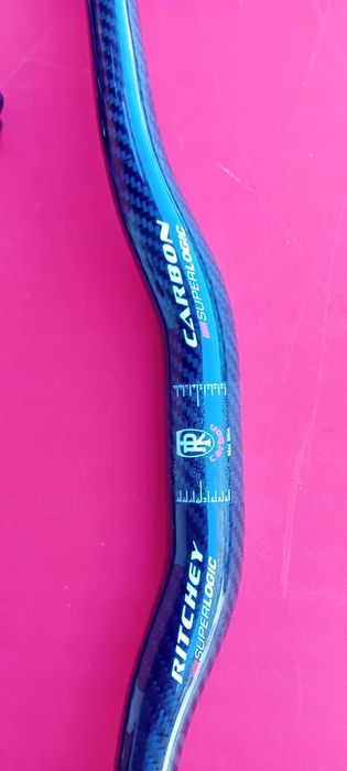 Ghidon de carbon nou