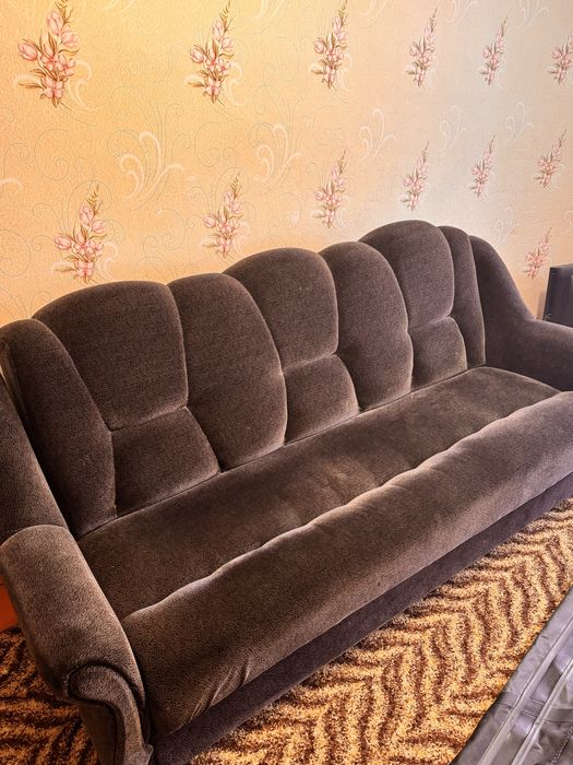 Продам диван и два кресла