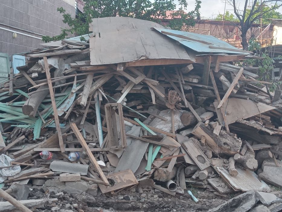 Sotiladigan quruq o'tinlar, yonish uchun foydali , o'tin   yonuvchan.