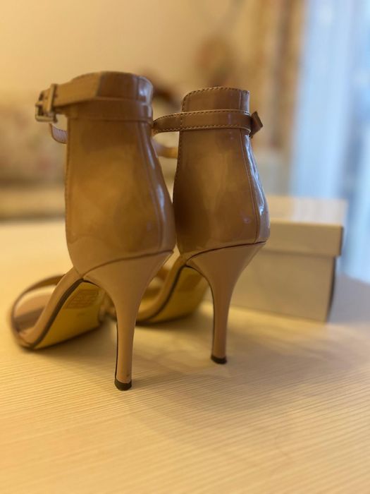 Sandale nude, lac, elegante, marimea 39, toc 10 cm