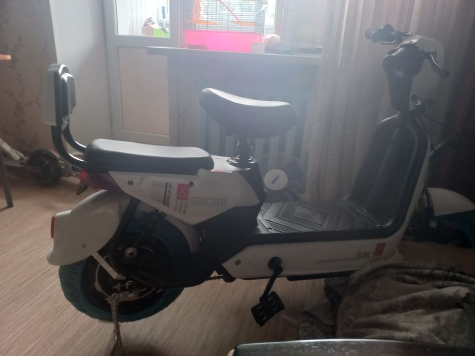 Электро-скутер GICINU