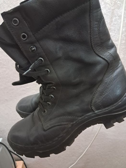 Продам берцы размеры 42