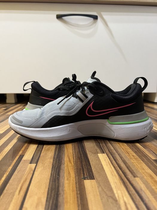 Nike react miler shield obsidian mist-pink blast