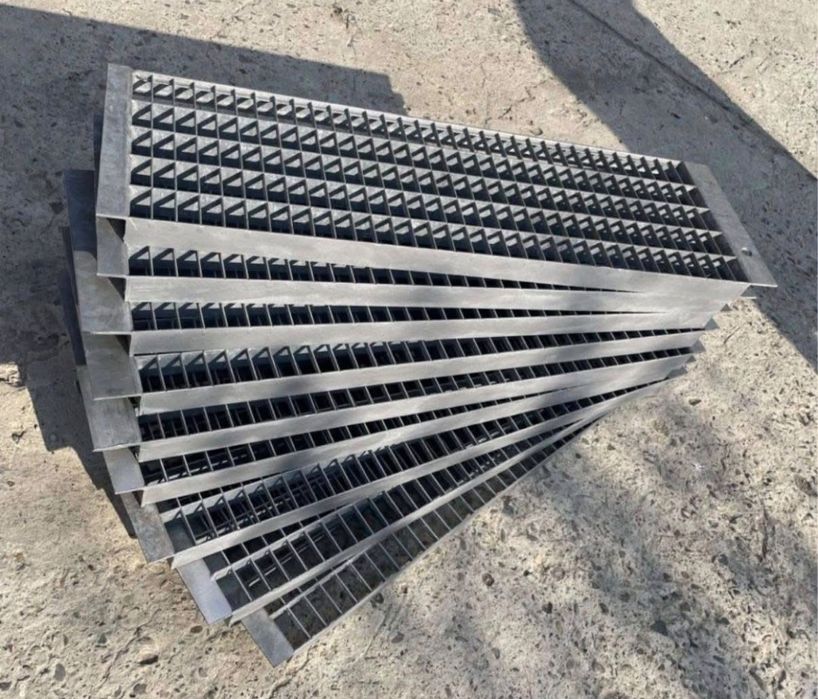 Trepte zincate galvanizate