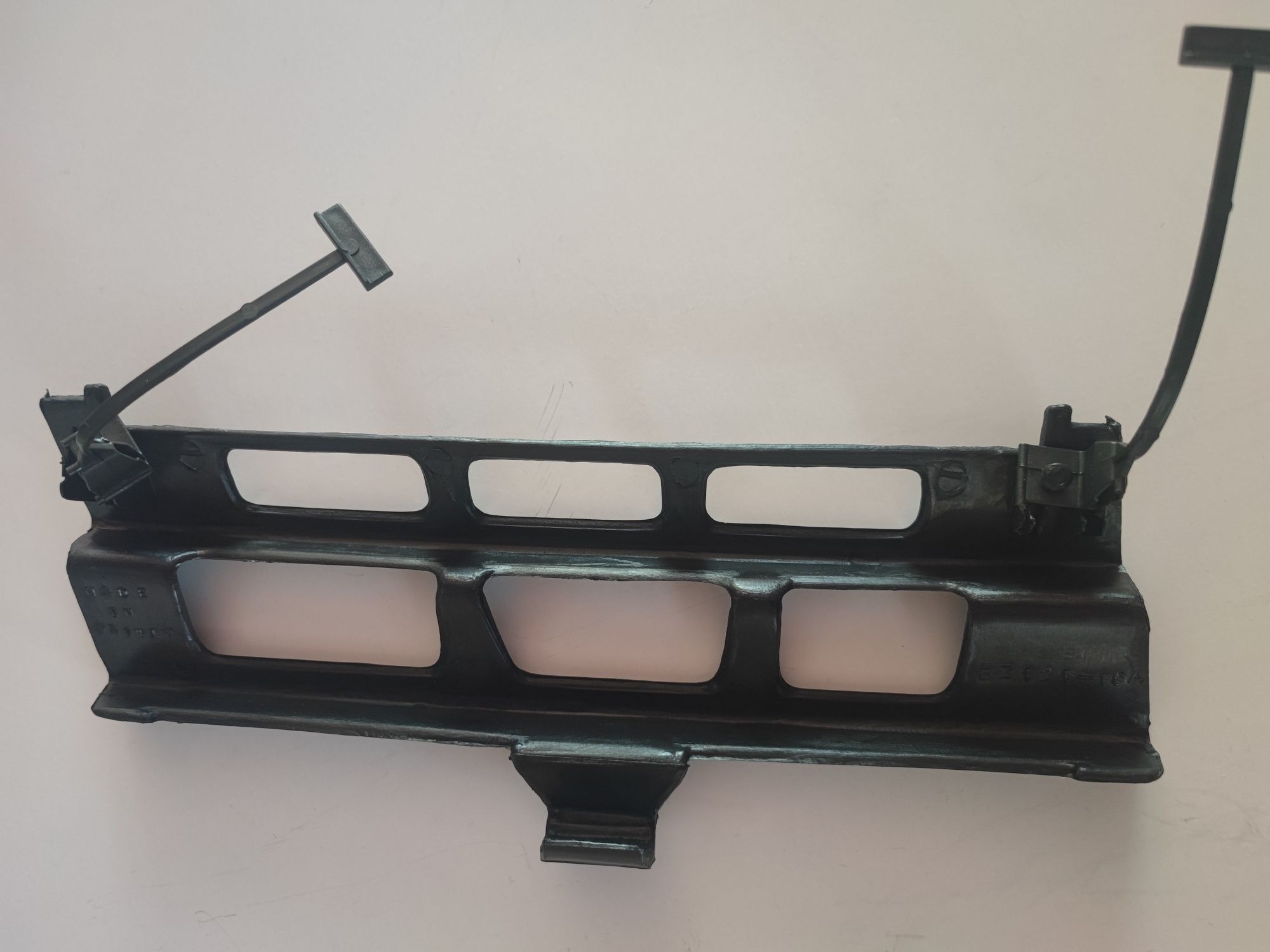 Капачка за предна броня Мерцедес 124 капаче кука mercedes w124 с. Нови ...