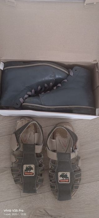 Обувь на мальчика разная