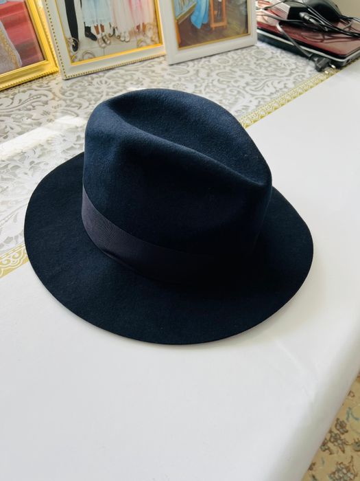 Шляпа стильная новая.