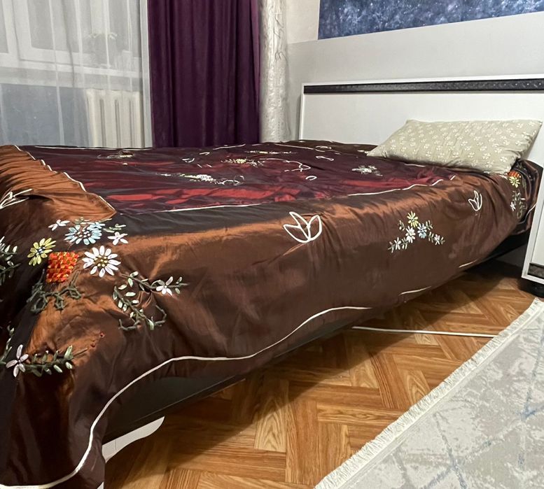 ПРОДАЕТСЯ кроват,шкафы.