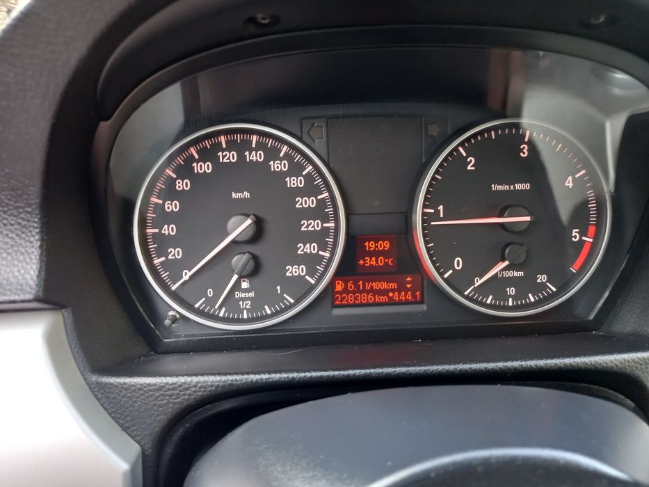 Vând BMW seria 3