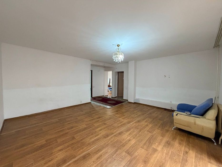 18 квартал. 3/2/4. Кирпич. 2/6 балкон