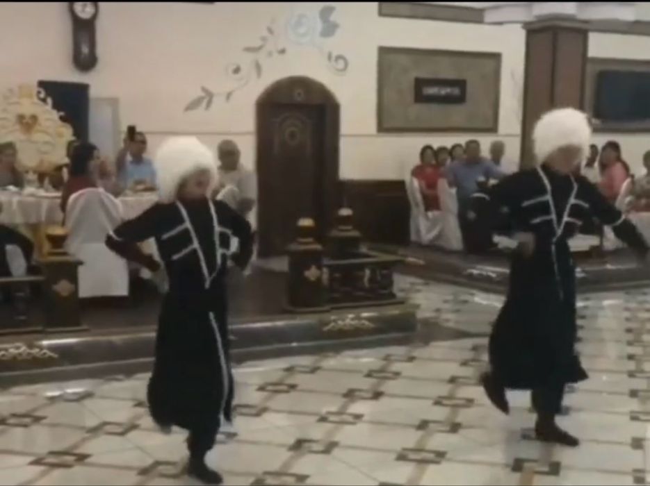 Продам костюмы для лезгинки