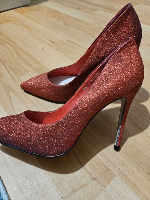 Туфли вечерние размер 37 яркие