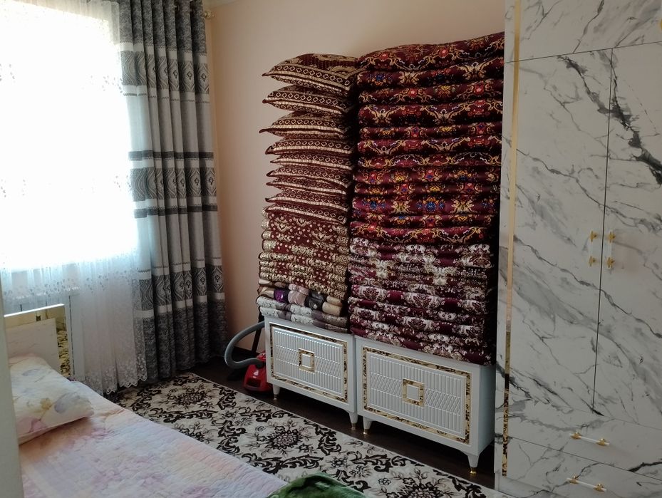 2020 yilda qurilgan  dom sotiladi mebel parda gilam qoladi