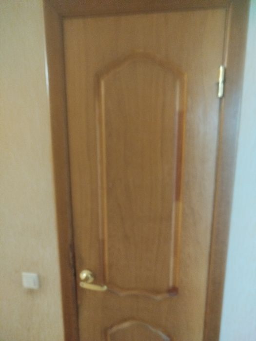 Продам двери деревянные