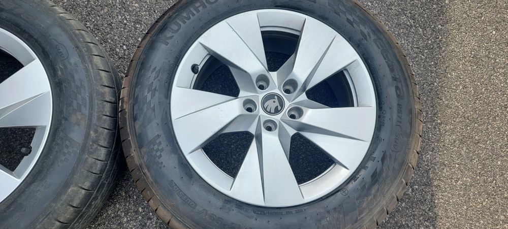 Продавам чисто нови джанти с гуми оригинални за Шкода