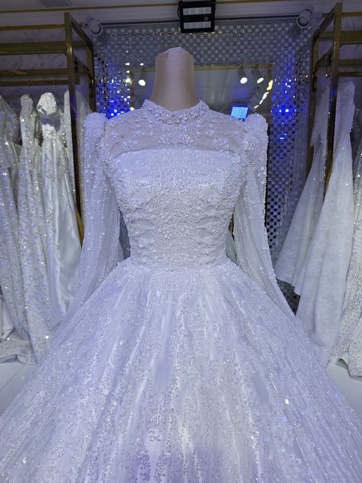 Келин куйлаклар сотилади. Яхши холатда куп кийилмаган. Арзон нархларда