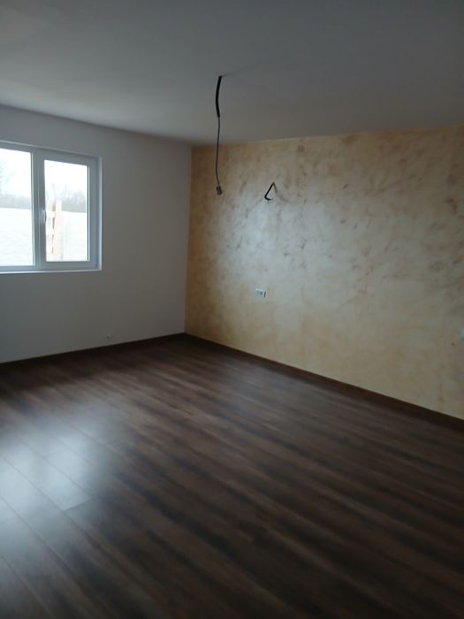 Vănd casă la cheie pe parter in Balș  str.Cireșului