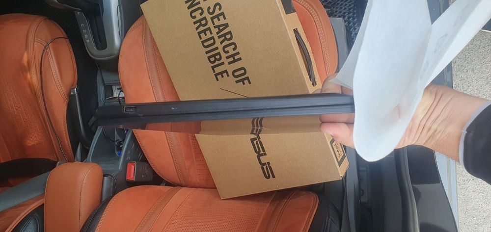 Noutbuk ASUS sotiladi yangi ishlatilmagan
