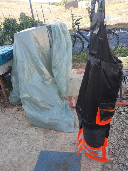 Vând salopeta Mascot mărimea 56