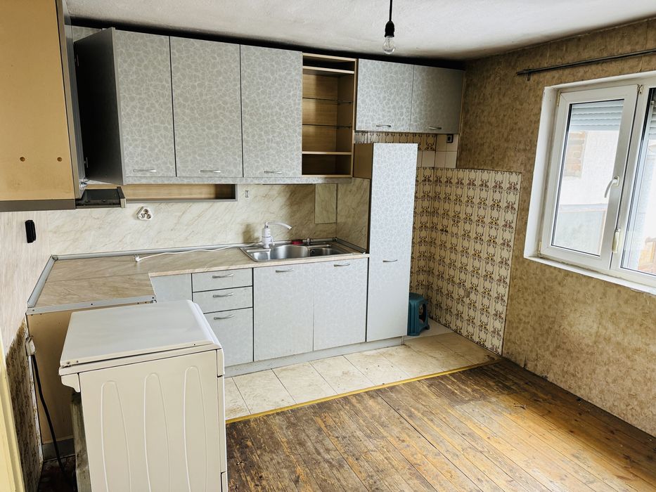 Дава се под наем Склад в с. Скутаре, Област Пловдив - 850 кв.м за 408 € - Снимка #7