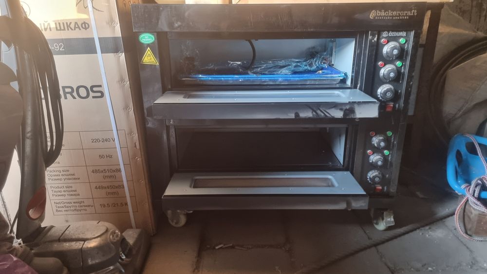 Продам профессиональный духовой шкаф.