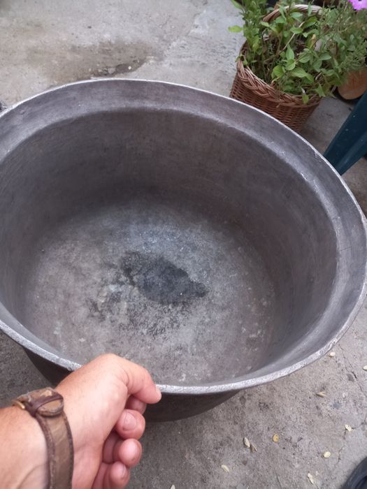 Vând ceaun de aluminiu de 117 litri