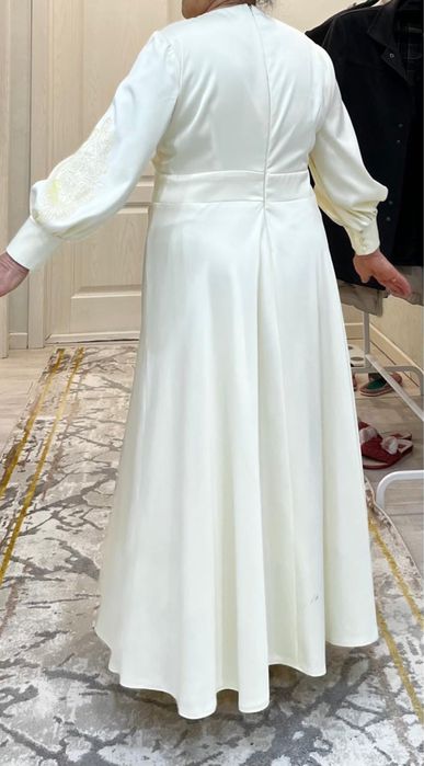 Платье нарядное женское