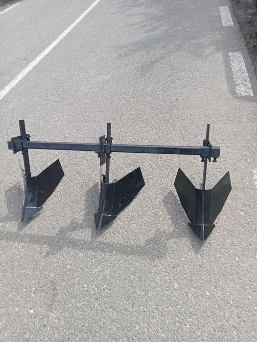 Prasitoare pentru motocultor cu un rând pentru bilonat cartofi. NOU