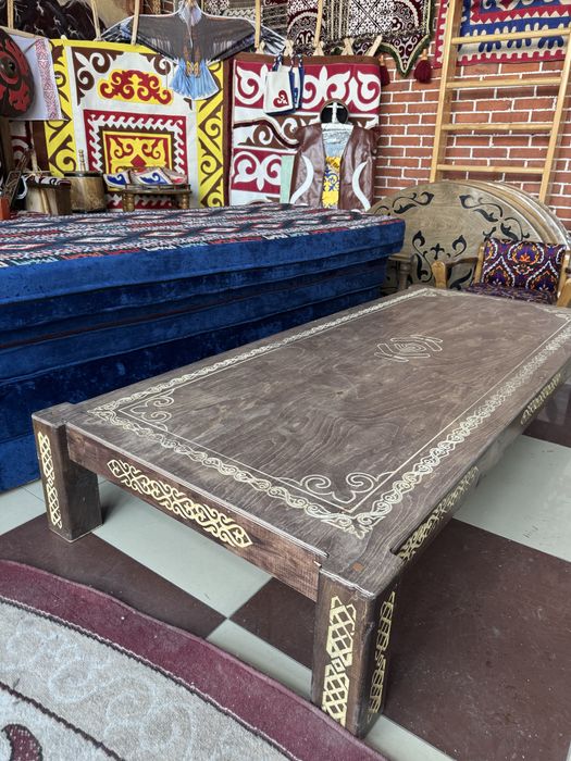 Стол диван стилизованый