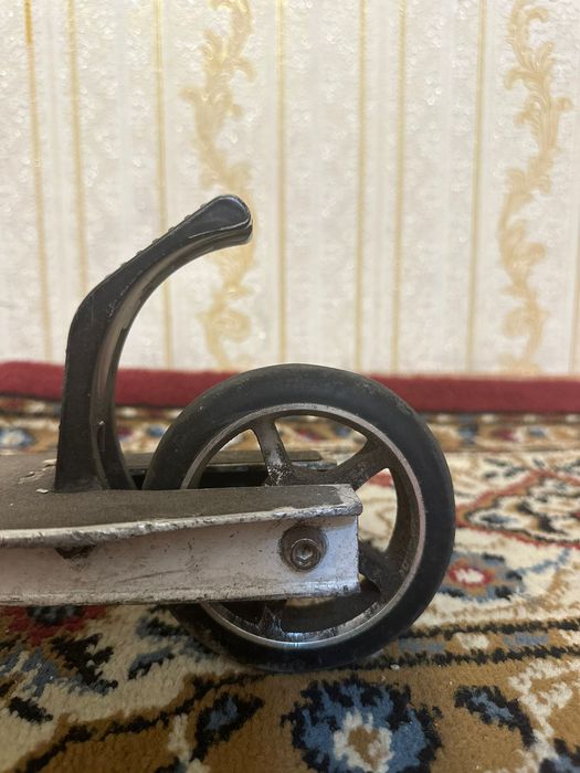 СРОЧНО ПРОДАМ Трюковой Самокат