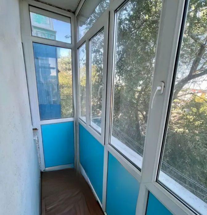 продам 1-ком. 32кв. центр 3-этаж
