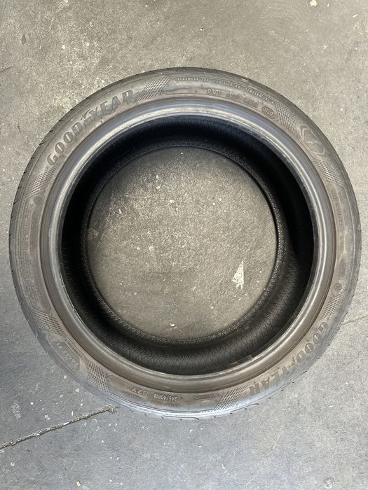 245/40/18  goodyear