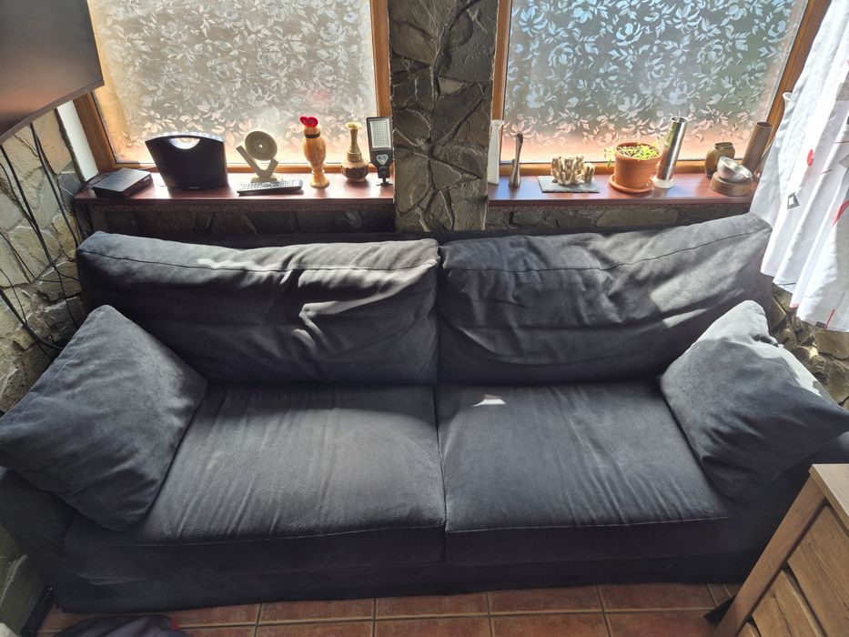 Vand canapea extensibila, minibar Electrolux.